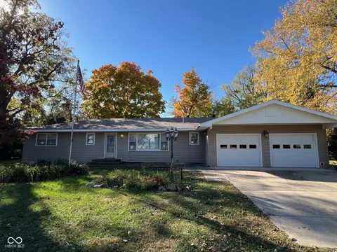 335 N Willow St, Dana, IN 47847