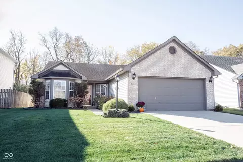 6095 Woodmill Dr, Fishers, IN 46038