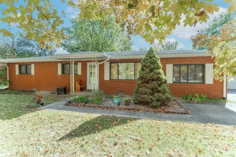 6287 E Roselyn Dr, Mooresville, IN 46158