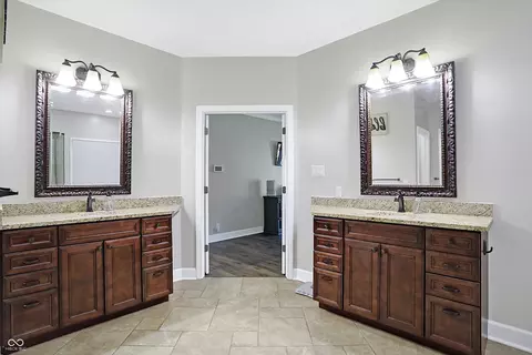 Bath - 10 E Senator Way, Carmel, IN 46032 photo 5 of 9