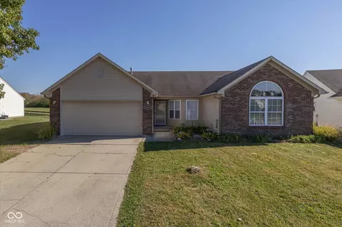 6609 Southern Ridge Dr, Indianapolis, IN 46237