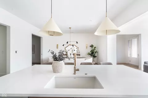 Kitchen - 11896 Spring Mill Rd, Carmel, IN 46032 photo 7 of 10