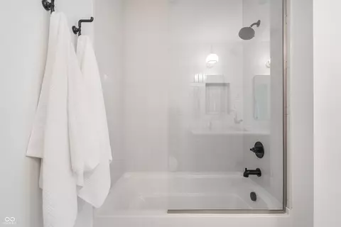 Bath - 11896 Spring Mill Rd, Carmel, IN 46032 photo 8 of 9