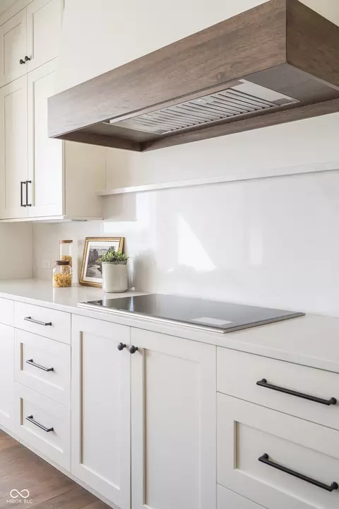 Kitchen - 11896 Spring Mill Rd, Carmel, IN 46032 photo 8 of 10