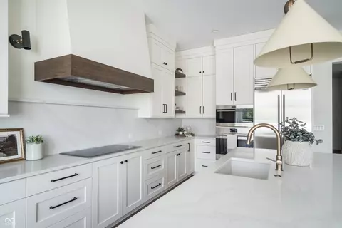 Kitchen - 11896 Spring Mill Rd, Carmel, IN 46032 photo 3 of 10