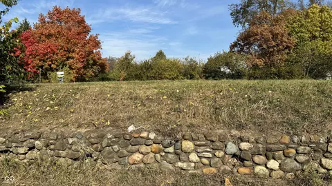 2809 E Riverside Dr, Indianapolis, IN 46208 photo 2
