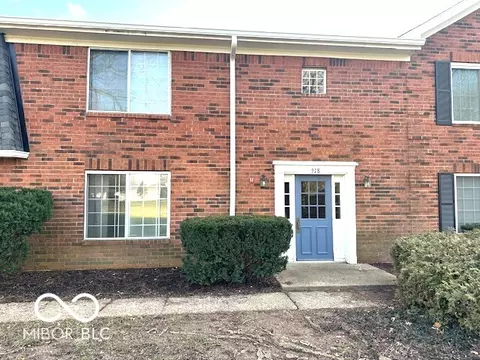 918 Park Central Dr S #B, Indianapolis, IN 46260