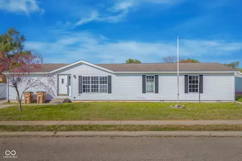 4626 Breckenridge Dr, Columbus, IN 47203
