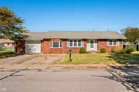 727 Polley Dr, Seymour, IN 47274