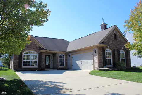 6811 Emerald Bay Ln, Indianapolis, IN 46237