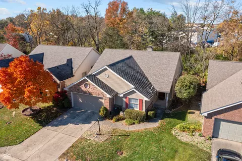 8704 Quarterhorse Dr, Indianapolis, IN 46256