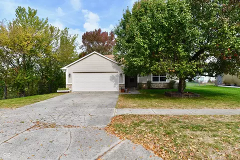966 Marcy Ln, Greenwood, IN 46143