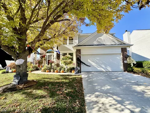 16764 Burket Dr, Westfield, IN 46074