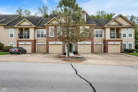 1597 Lacebark Dr #F, Greenwood, IN 46143