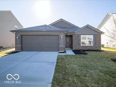 3205 W Longbranch Dr, Monrovia, IN 46157