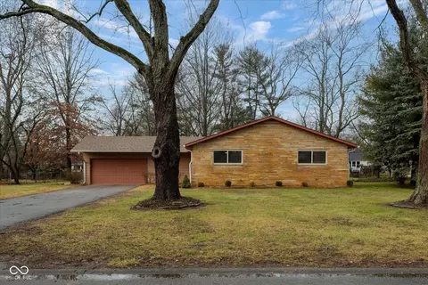 8716 Holliday Dr, Indianapolis, IN 46260