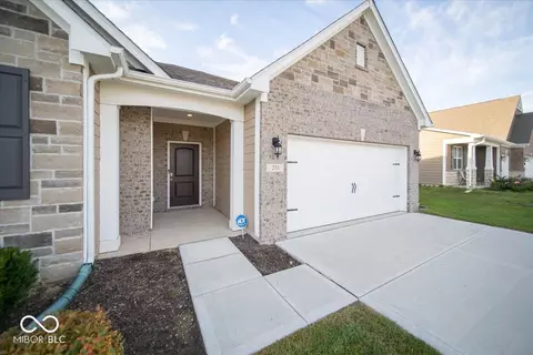 233 Carrick Glen Blvd, Pendleton, IN 46064 photo 4