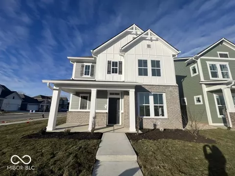 11989 Gia Ct, Noblesville, IN 46060