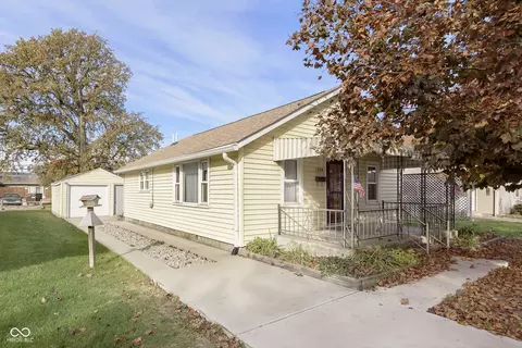 902 S California St, Sheridan, IN 46069