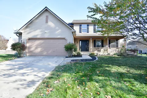 6421 Northbend Ct, Avon, IN 46123