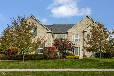 2572 Dawn Ridge Dr, Carmel, IN 46033
