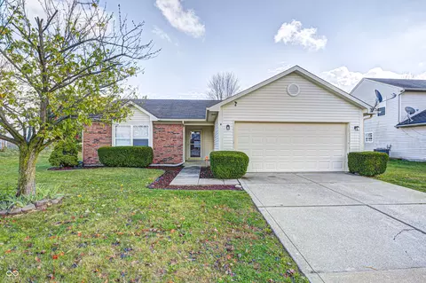 5721 Prairie Meadow Dr, Indianapolis, IN 46221