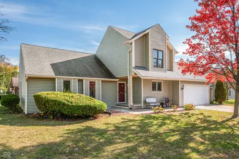 2693 Cedar Crest Dr, Columbus, IN 47203
