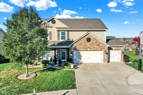 3250 S Courtney Dr, New Palestine, IN 46163