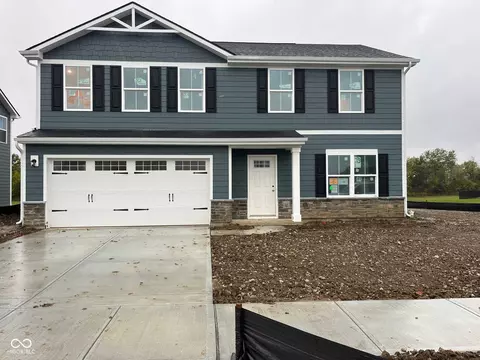 2083 Holiday Crk Dr, Whitestown, IN 46075