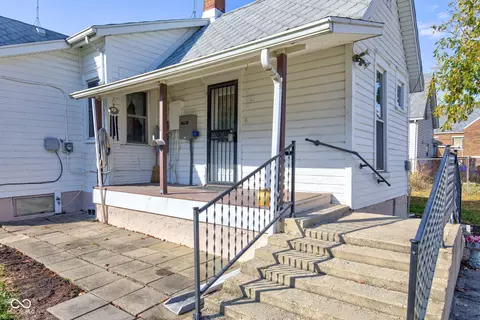Exterior - 211 S Independence St, Windfall, IN 46076 photo 7 of 7