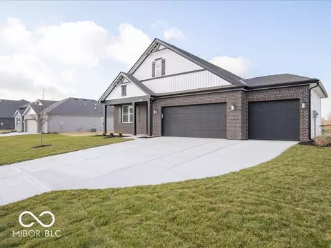 2286 Pine Valley Dr, Plainfield, IN 46168 photo 2