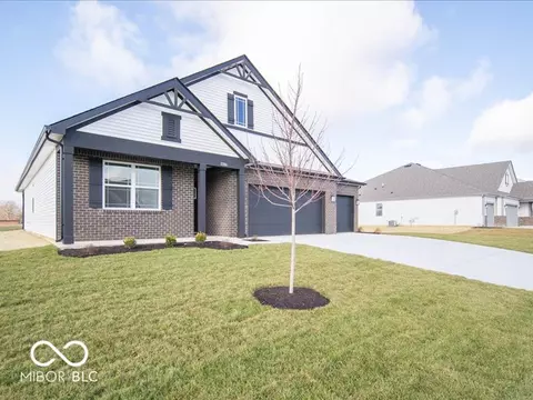 2286 Pine Valley Dr, Plainfield, IN 46168 photo 3