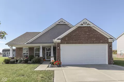 296 W Raymond Ave, Trafalgar, IN 46181