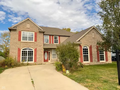 872 Heatherwood Dr, Greenwood, IN 46143