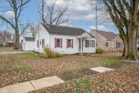 304 Pearl St, Chesterfield, IN 46017