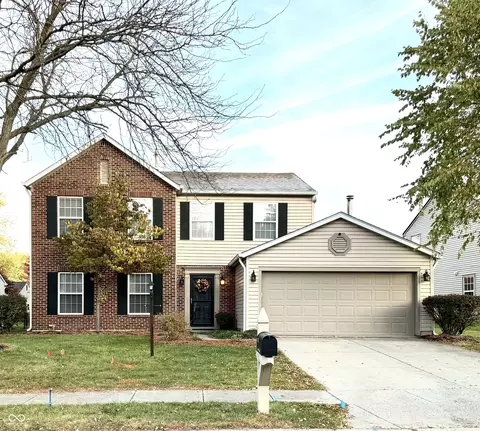 8916 Tanner Dr, Fishers, IN 46038