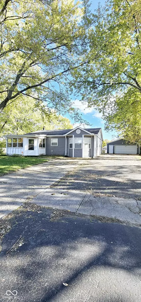 5523 Old Mill Ct, Indianapolis, IN 46221