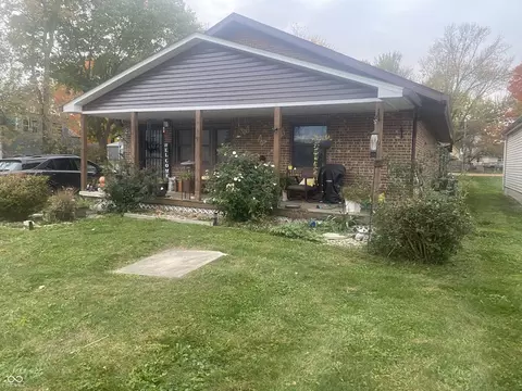 218 S Main St, Pendleton, IN 46064