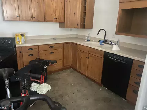 Kitchen - 218 S Main St, Pendleton, IN 46064 photo 2 of 2
