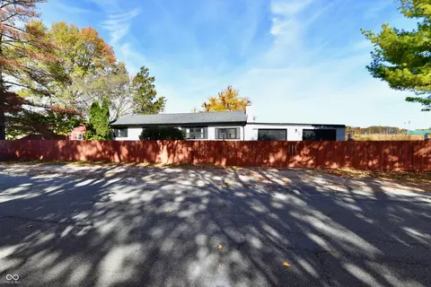 1122 W 7th St, Greenfield, IN 46140