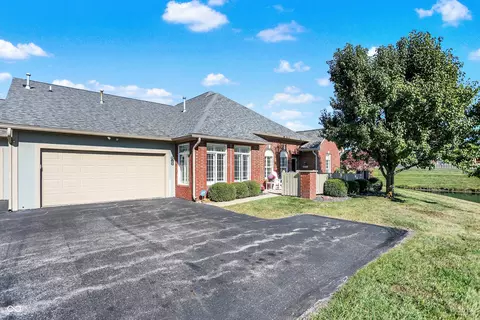 2817 Grandview Ln, Greenwood, IN 46143