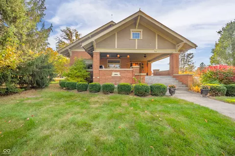 432 E State St, Pendleton, IN 46064