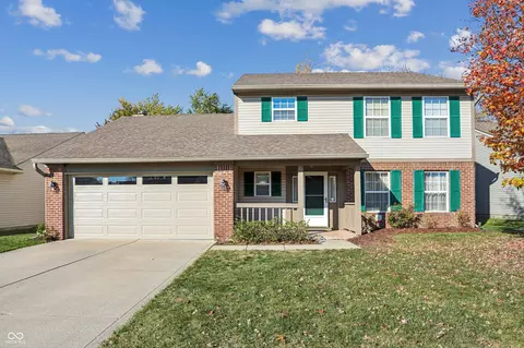 9620 Claymore Dr, Fishers, IN 46038