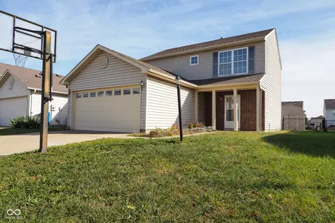 1819 Blue Lake Dr, Greenwood, IN 46143