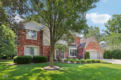 8465 Twin Pointe Cir, Indianapolis, IN 46236