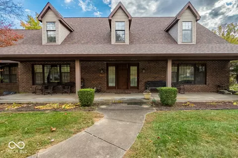 855 Edgemoor Rd, Terre Haute, IN 47802
