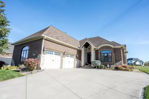 16422 Grand Cypress Dr, Noblesville, IN 46060
