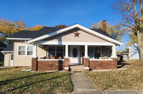 710 N Walnut St, Veedersburg, IN 47987