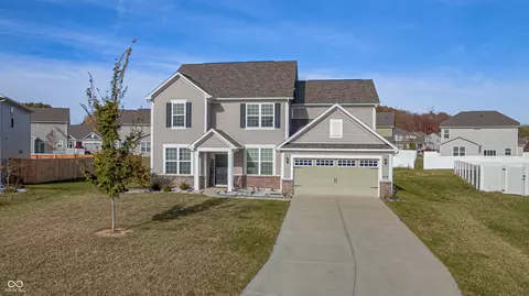 9302 Cobble Ct, Avon, IN 46123 photo 2