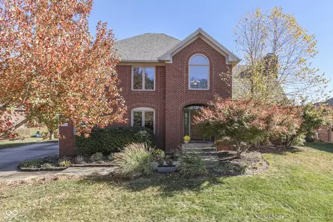 467 White Oak Ln, Greenwood, IN 46142